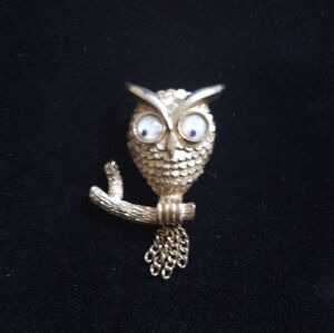 Small Adorable Gold Tone Owl Brooch With Googly Eyes From Avon